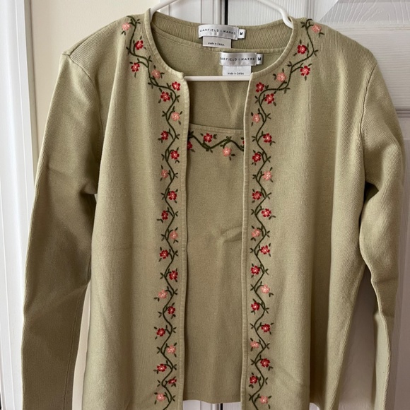 Garfield & Marks Flower Silk Cardigan Sweater, Size Medium - Picture 2 of 6